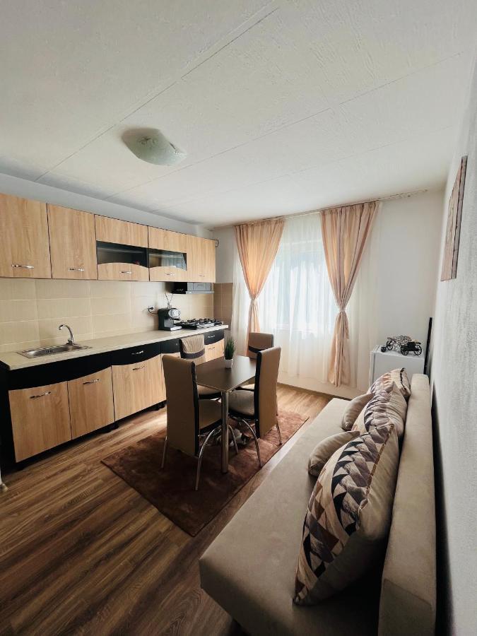 Apartament Yasmy Διαμέρισμα Orşova Εξωτερικό φωτογραφία